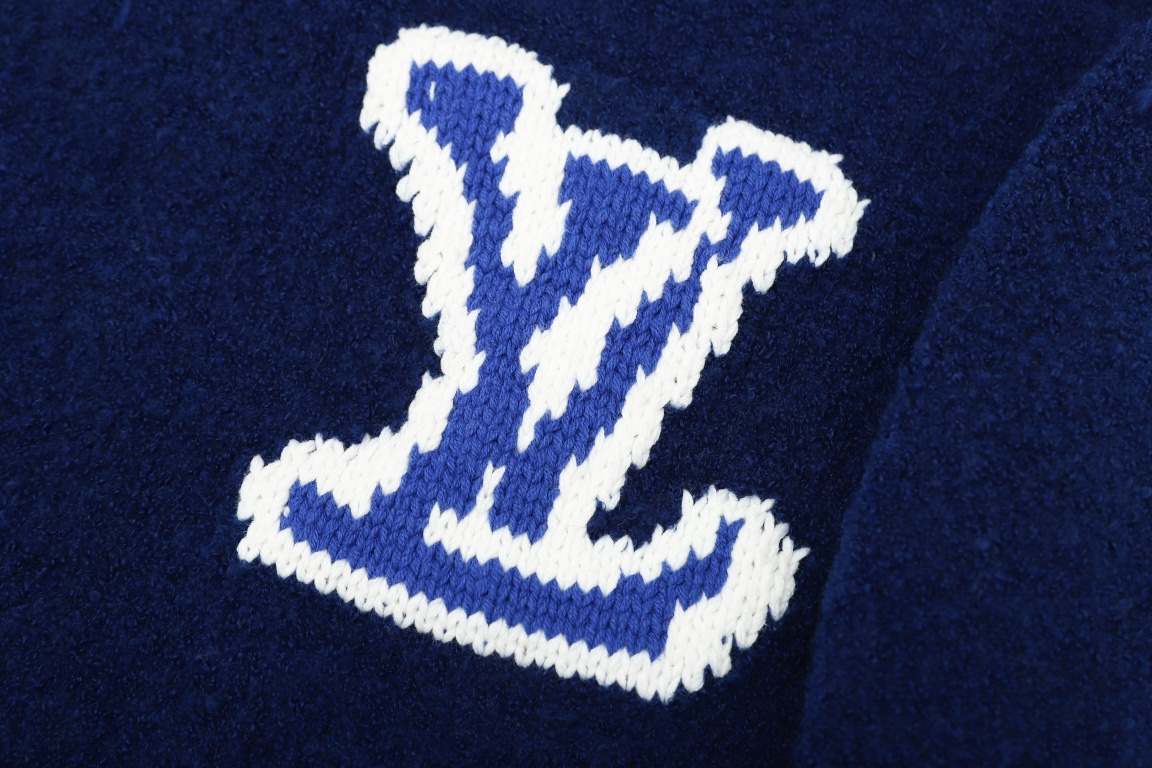 P260lv 2021 new front and back big logo sweater 37% wool 10% yak velvet 53% polyester fiber dyeing royal blue wool with cowhide loop yarn wireless close to the original feel very warm and comfortable Hanging the market c