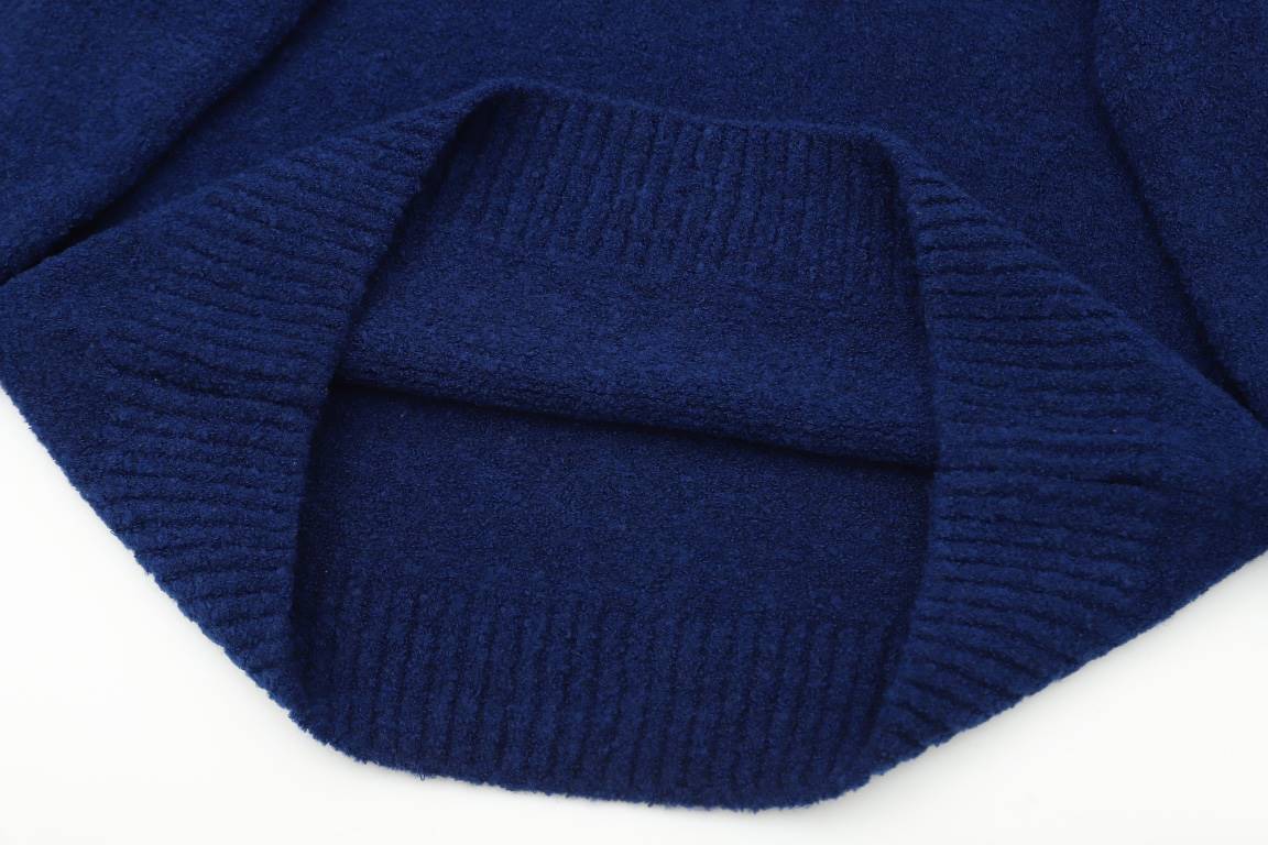 P260lv 2021 new front and back big logo sweater 37% wool 10% yak velvet 53% polyester fiber dyeing royal blue wool with cowhide loop yarn wireless close to the original feel very warm and comfortable Hanging the market c