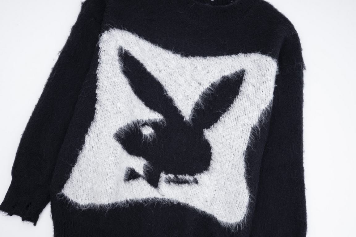 265Model number C67- Saint LaurentSt. Laurent co-branded Playboy bunny mohair sweater super soft rabbit cute huge good with men and women's models fabric is very comfortable and soft trimmed with burlap details and jacqu