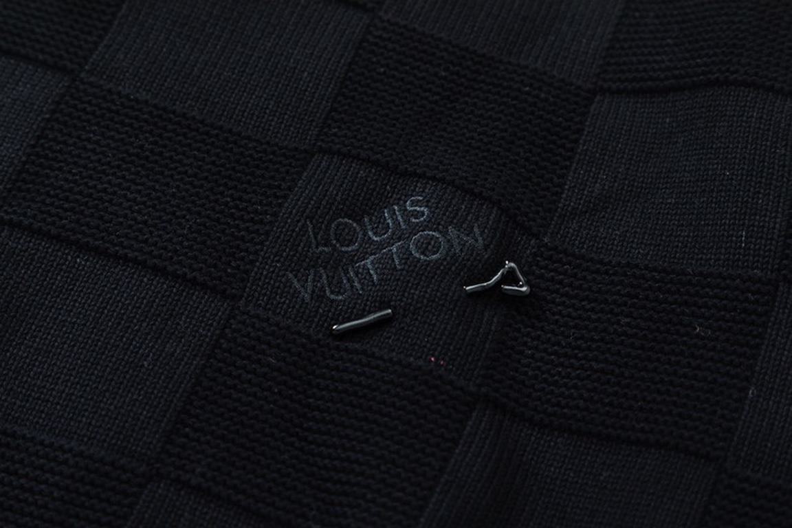 P255LouisVuitton  Louis Vuitton 22SS Big Element Classic fall and winter new fine sparse cotton blend stitch knit sweater! Men's and women's models logo embroidery metal pin decoration white checkerboard checkerboard rou