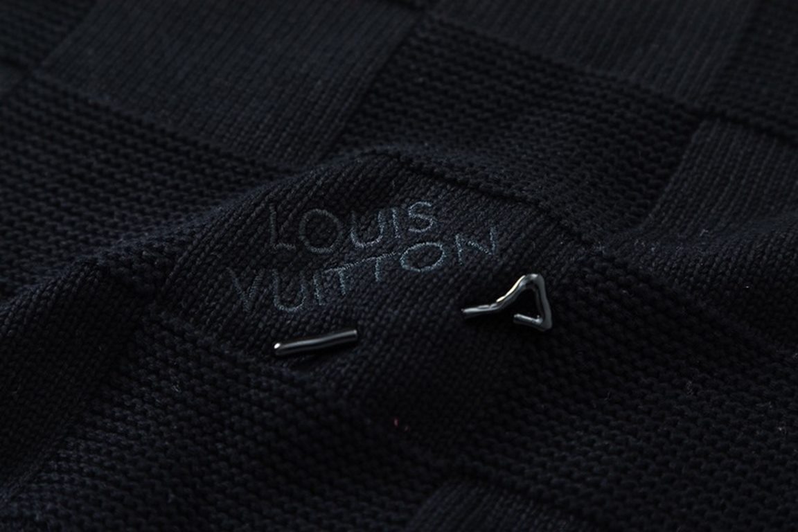 P255LouisVuitton  Louis Vuitton 22SS Big Element Classic fall and winter new fine sparse cotton blend stitch knit sweater! Men's and women's models logo embroidery metal pin decoration white checkerboard checkerboard rou