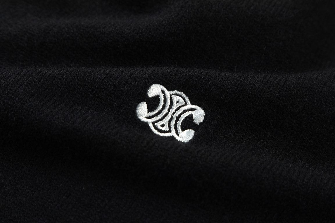 P210CelineCeline logo embroidery round neck sweater high qualityChannel limited boutique Simple atmosphere of the hundred temperament sweater, men and women alike Minimalist logo embroidery design, can not hide the luxur