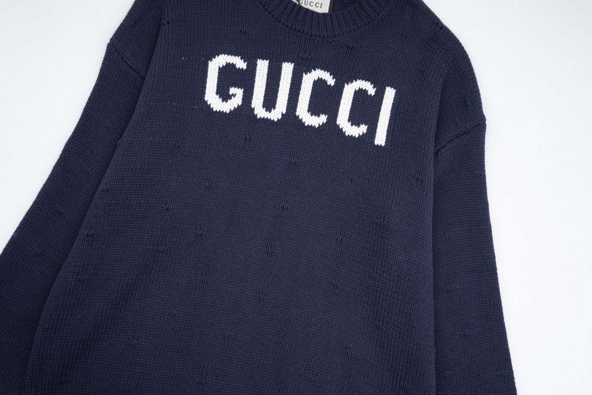 270Model No. C66GUCCI Gucci chest letters logo new jacquard round neck wool sweater using imported knitted sweater fabric jacquard worn process workmanship is very superb Men and women with the same models on the body is