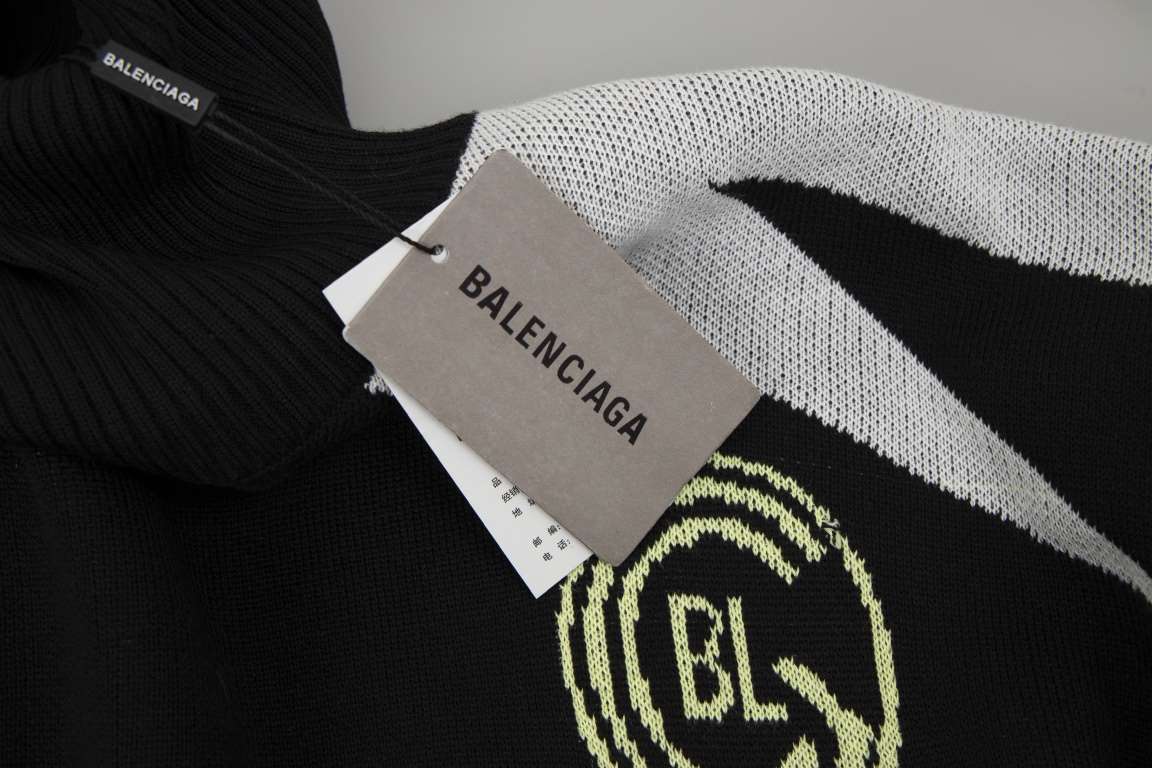 P250BALENCIGA Paris Manchester United jacquard half turtleneck long sleeve sweaterSlightly loose fit Multi-color patchwork jacquard craftsmanshipSize XS S M L Original Fabric 85% Cotton, 10% Spandex, 5% AcrylicDifferent 