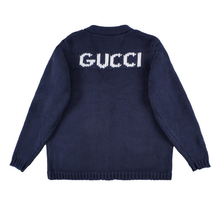 P270Gucci Gucci FallWinter 23 Chest white letters jacquard wool V-neck cardigan sweaterDESCRIPTIONThe collegiate style continues to heat up, constantly adding to the Gucci design aesthetic. In the new collection, the con