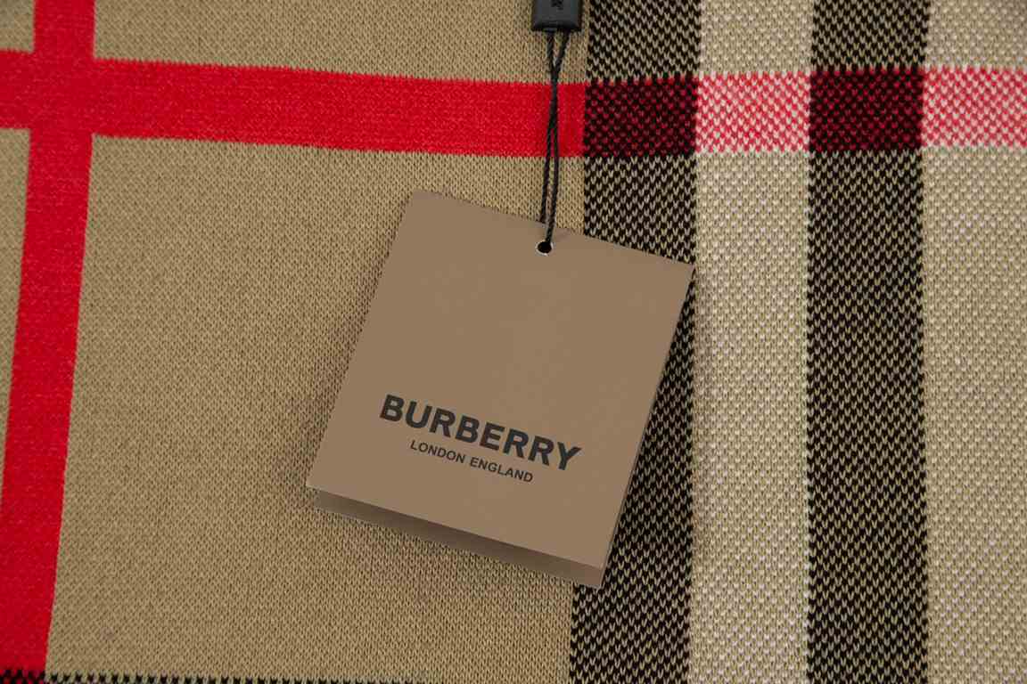 P250 BURBERRY Burberry. Colorblocked plaid crew neck classic colorblockingAll of the color fixed dyeing cotton yarn containing wool, soft and skin-friendly, double knitting is very thick, feel invincible good, get in the