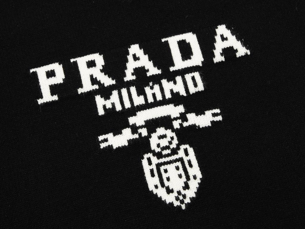 p240 high qualityPrada collar triangle exclusive logo design wool crew neck sweaterExclusive to the marketNot the hand feeling effect made by washing the wool content in the market.500KG for each color.Selected first-lin