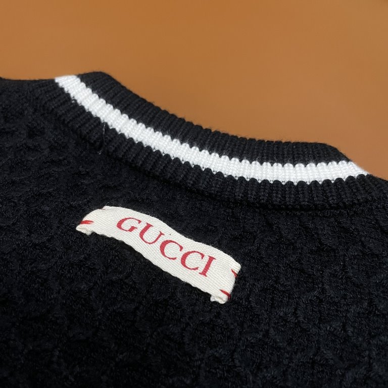 P230 (heavy weight high version)Gucci  Gucci 23ss new jacquard wool knit sweater OS version   men's and women's same modelsThe whole garment 500 grams of heavy weight seconds market currencyThe wool is knitted using 7 ne