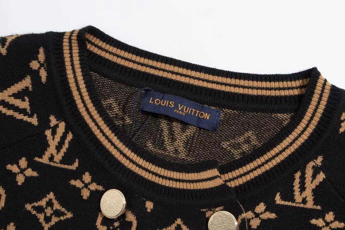 225   (white group)LV Louis Vuitton FallWinter Exclusive Old Flower Logo Knit Cardigan JacketElegant this piece is also cardigan This small cardigan casually with do not too absolute son Using wool blended delicate fabri