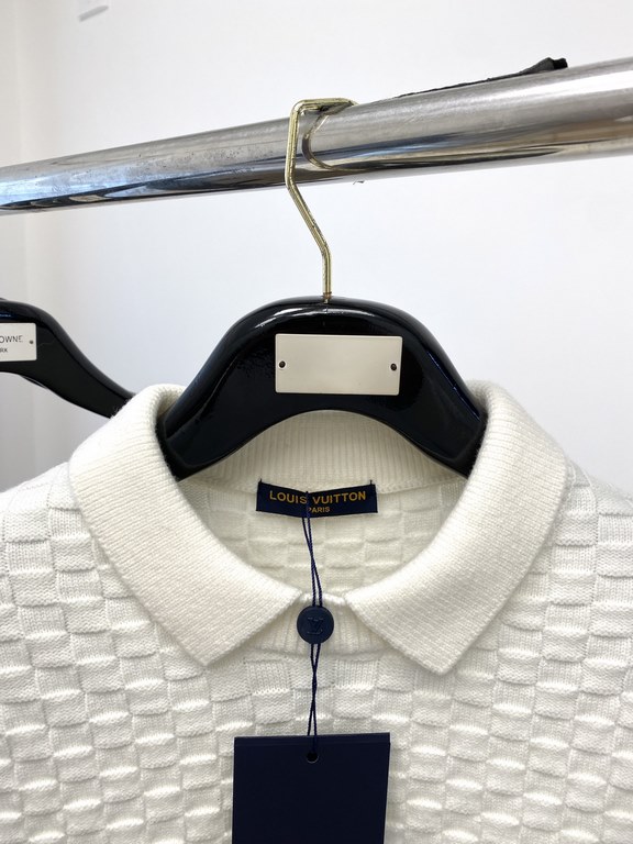 Support for after-sales after the yearLouis Vuitton, 2023 new wool sweater has a delicate and soft feel, can be directly in contact with the skin, so that the warmth of the yarn changes out of the delicate texture, the t