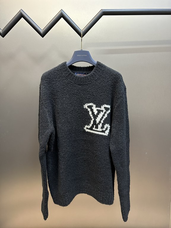 p415 LV large logo appliquéd sweaterThe color of the wool yarn is fixed dyeing, and the logo is difficult to weave with 9 wool yarns into one yarn! Neckline position threaded in the middle to add high elasticity rubber b