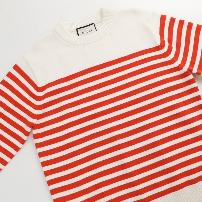 P220 Product DetailsTraditional motifs are reinterpreted through the Gucci aesthetic in a series of classic knitwear pieces. Crafted from jersey cotton, this sweater is brightened with red and ivory stripes. A Gucci appl