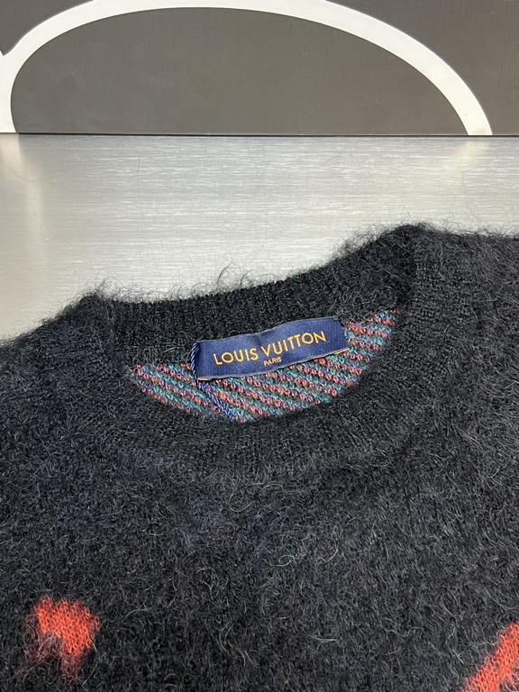 p620 lv graffiti mohair sweaterUsing high-cost high-end custom yarn 30% mohair 30% wool yarn, according to the original 4-color for color fixing dyeing, using the latest imported 7-needle system machine for 4-color jacqu