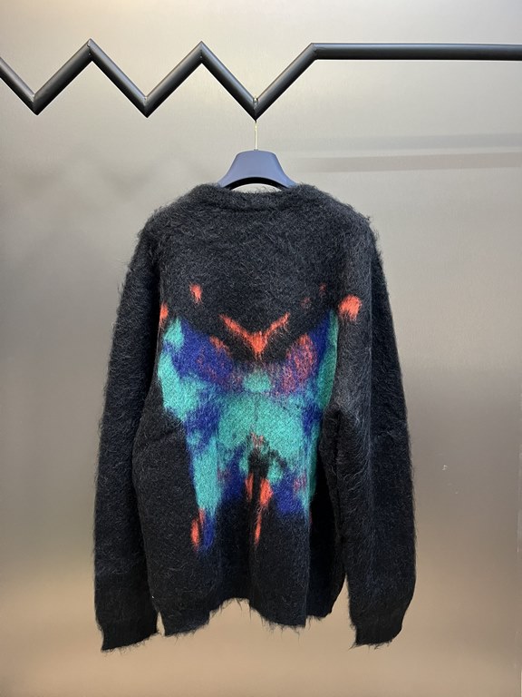 p620 lv graffiti mohair sweaterUsing high-cost high-end custom yarn 30% mohair 30% wool yarn, according to the original 4-color for color fixing dyeing, using the latest imported 7-needle system machine for 4-color jacqu