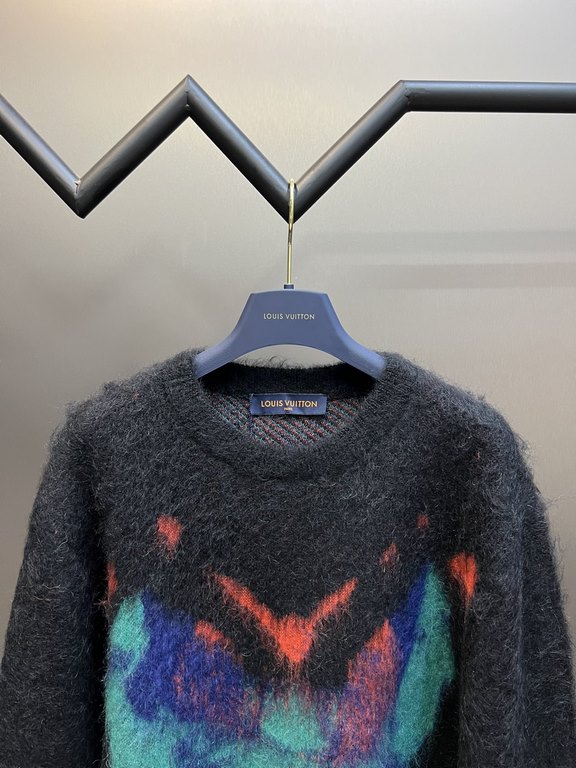 p620 lv graffiti mohair sweaterUsing high-cost high-end custom yarn 30% mohair 30% wool yarn, according to the original 4-color for color fixing dyeing, using the latest imported 7-needle system machine for 4-color jacqu