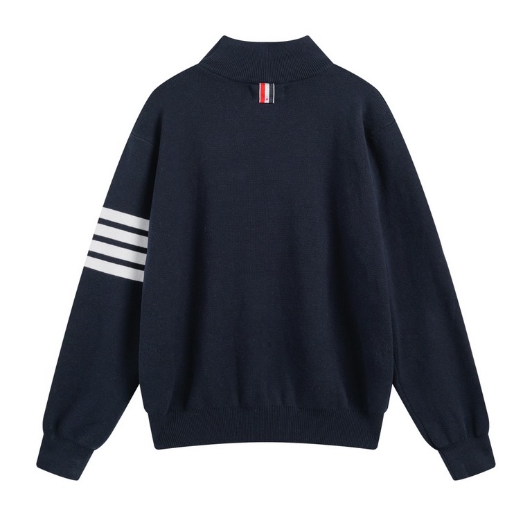 p225Thom Browne  TB23 fall and winter new four bar turtleneck sweater100% Cotton, soft and delicate wool knit, finely crafted and unique! The best-looking style of the academy, the hem, the arms of the opposite version o