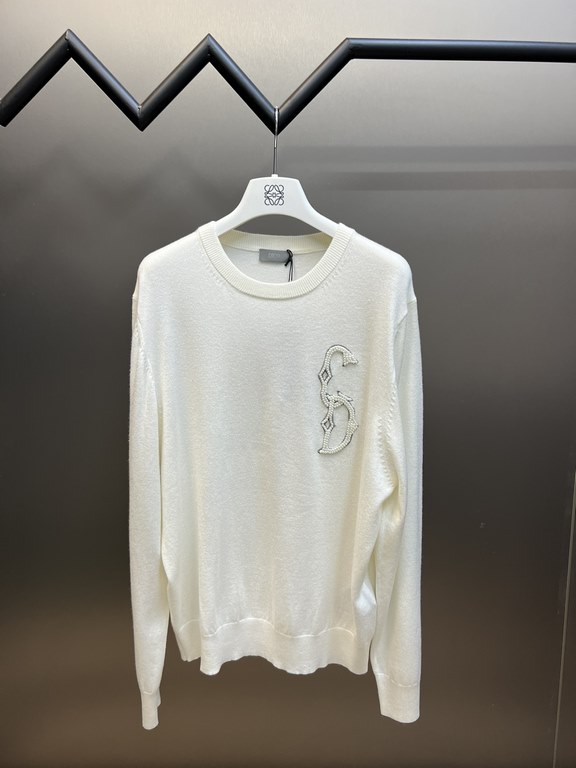 p375 Dior Dior Beaded SweaterThis section is made of 10 cashmere 50 wool 40 polyamide fiber, 16 count blended yarn, using 12 knitting machine 1  1 rib   plain process, the pattern at the first to the board to do plain em