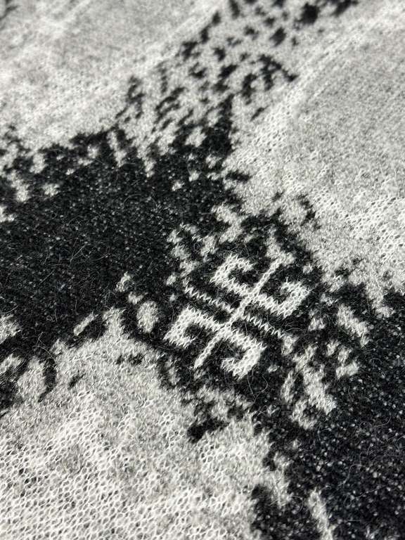 p365 Givenchy 4g mohair sweaterFabric composition 67% mohair 28% polyamide 5% wool comfortable not to tie the skin quite shaped. Imported from Germany STOLL computerized flat knitting machine, black and white check 4G pa