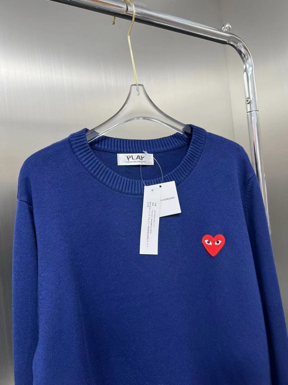 138  Paly Rei Kawakubo Classic love   sweater never out of fashion models  , outside wear inside take are no problem ! Wool blend material, warmth is super good, the classic is as long as you wear not bad will not be out