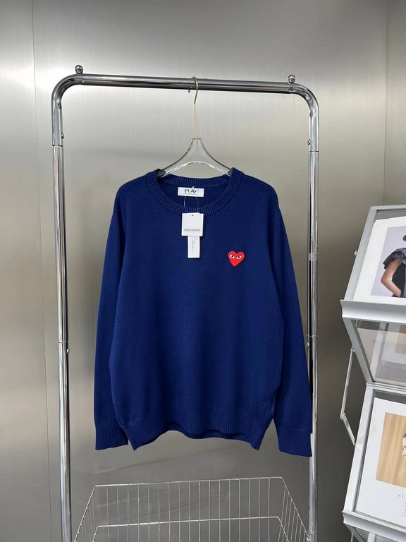 138  Paly Rei Kawakubo Classic love   sweater never out of fashion models  , outside wear inside take are no problem ! Wool blend material, warmth is super good, the classic is as long as you wear not bad will not be out