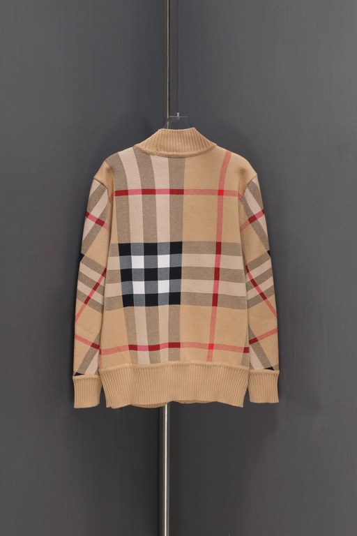 335 (not in stock to staple)Bbr Burberry High Edition Plaid Wool Jacquard CardiganThe latest shelves wool knit sweater hot online, the official website price ￥ 9145 is still the eternal classic plaid elements, this year'