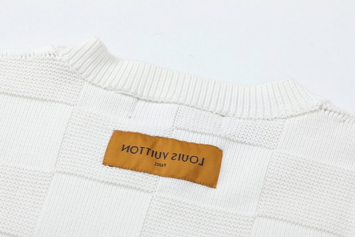 P255LouisVuitton  Louis Vuitton 22SS Big Element Classic fall and winter new fine sparse cotton blend stitch knit sweater! Men's and women's models logo embroidery metal pin decoration white checkerboard checkerboard rou