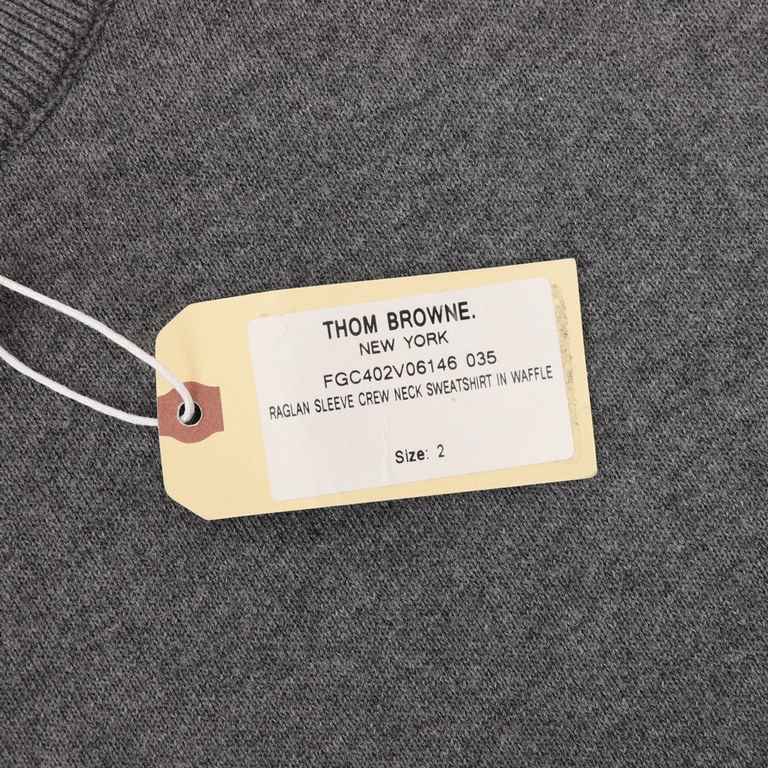 335Thom Browne  Tom Brown Puppy Crew Neck SweaterGermany STOLL imported machine knitting, air layer jacquard supply, fan kite picture color spun yarn hanging eye spacer, arm loop spacing even lines. This product accordin