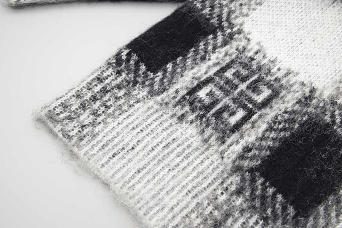 P235GVC Givenchy mohair jacquard long sleeve sweaterBlack, white and gray with jacquard lettersSecond pulling after finished garmentSize XS S M L Original Fabric 80% mohair, 20% nylonCrafted with Brushing machine brushin