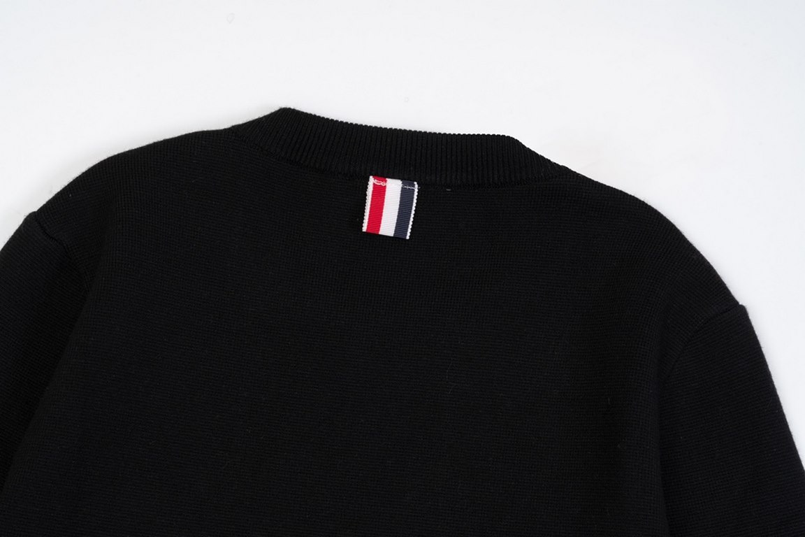 210Thom Browne   Thom Browne Waffle SweaterTB classic four-bar basic style year after year are wearing the classic models must choose the quality of   all the color fixed dye containing wool cotton yarn, soft skin-friend