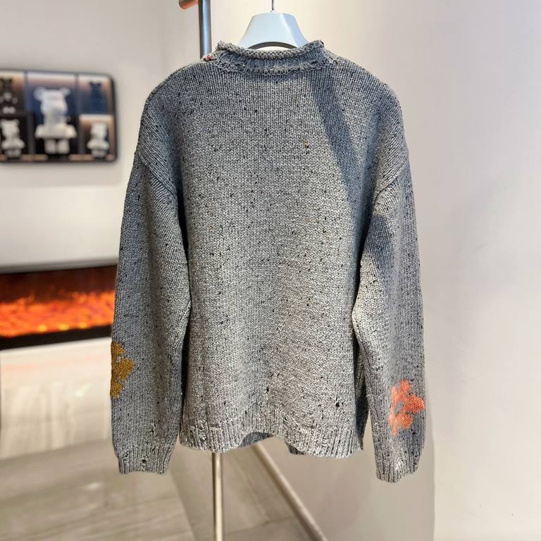 300  (size M23)ACNE studios Early Fall New Crew Neck Torn Floral Pattern SweaterSize SMLHandsome and fashionable on the body, but also gentle, rolled edge half-high neck hole design, multi-color floral design, literature