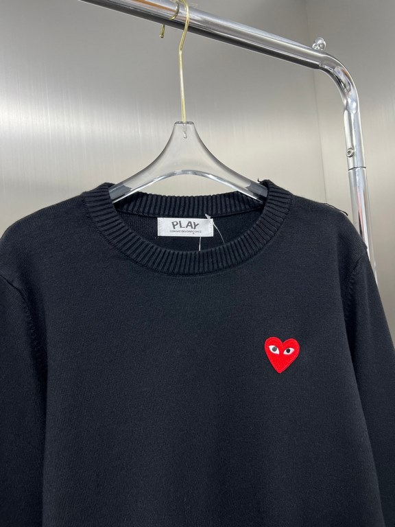 138  Paly Rei Kawakubo Classic love   sweater never out of fashion models  , outside wear inside take are no problem ! Wool blend material, warmth is super good, the classic is as long as you wear not bad will not be out