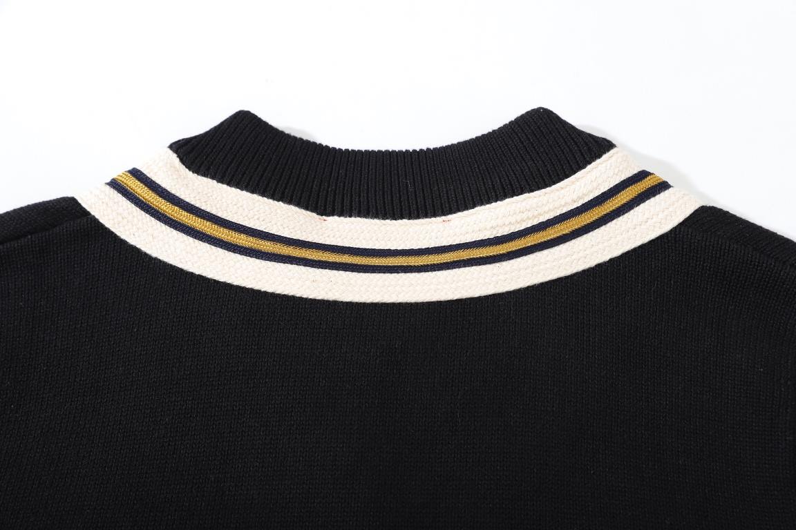 P235 【High qualityGucciGucci classic bee V-neck sweater.Classic evergreen models Wool and long-staple cotton blend Soft and cozy texture Factory OEM details unbeatable The only ZP version of the correct version on the ma