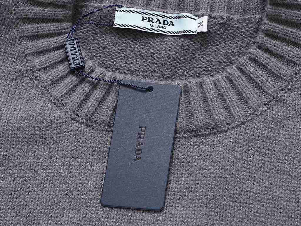 P260 (top of the line version) Distinctive cartons)Style Prada Prada Customized Wool SweaterColor picture colorSize S-XXLMaterial woolAccessories full set of customized accessoriesGender-neutral Unisex