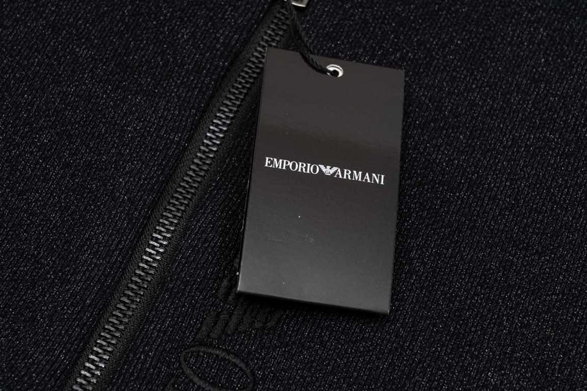 225EMPORIO ARMANI Armani letter embroidered zipper cardiganAll of the color fixed dyeing cotton yarn containing wool, soft skin-friendly, double knitting is very thick, feel invincible good, get in the hands of the textu