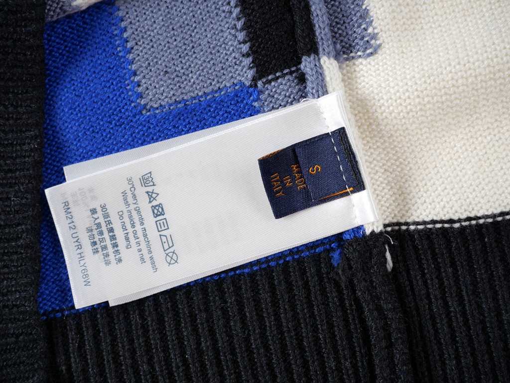 P2601v 2023 new mosaic jacquard wool pullover sweaterUsing a blend of technology 70% wool 30% cotton blend knitting Germany Stoll knitting machine jacquard mosaic checkerboard knitting density close The whole garment 1kg