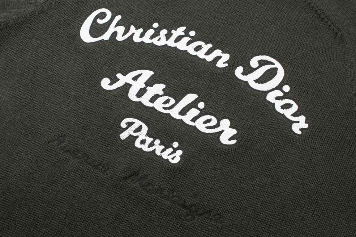 P290 Dior Dior CD2023FW New Wool Plain Christian Dio^Atelier Embroidered Knit Pullover Sweater.Paying homage to the Dio designer   this knitwear piece is crafted from wool plain knit and adorned with Christian Dio^Atelie