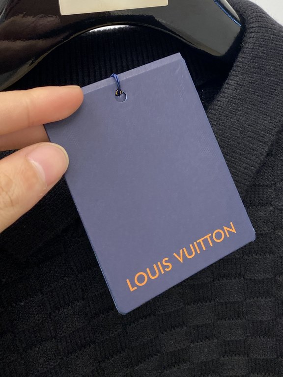 Support for after-sales after the yearLouis Vuitton, 2023 new wool sweater has a delicate and soft feel, can be directly in contact with the skin, so that the warmth of the yarn changes out of the delicate texture, the t