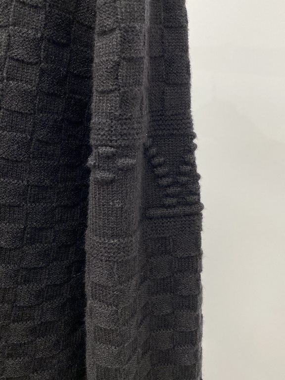 Support for after-sales after the yearLouis Vuitton, 2023 new wool sweater has a delicate and soft feel, can be directly in contact with the skin, so that the warmth of the yarn changes out of the delicate texture, the t