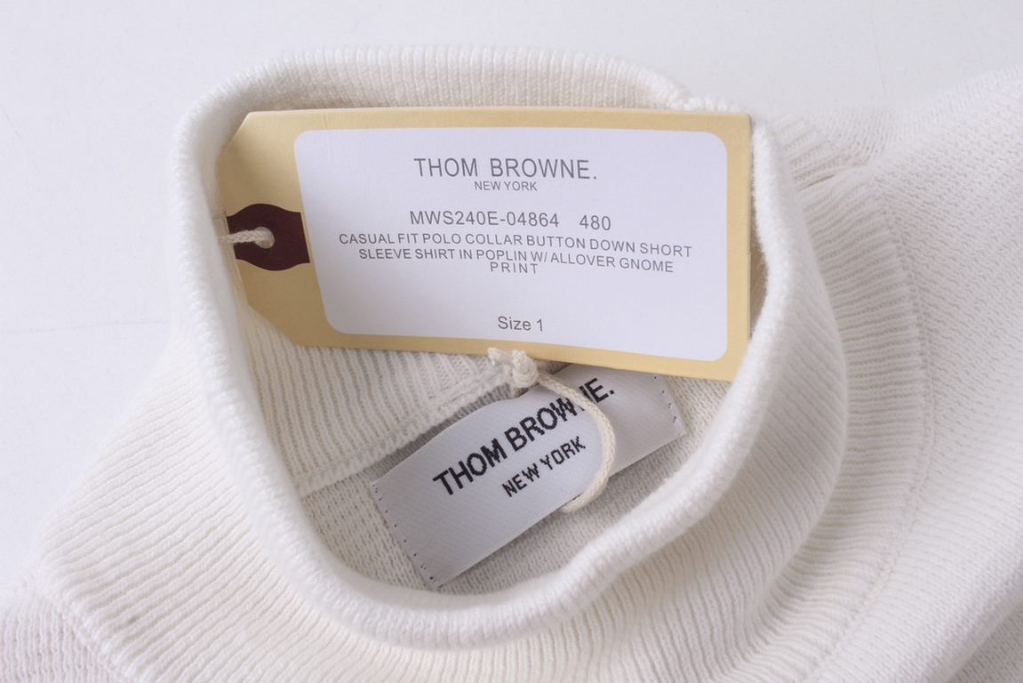 p225Thom Browne  TB23 fall and winter new four bar turtleneck sweater100% Cotton, soft and delicate wool knit, finely crafted and unique! The best-looking style of the academy, the hem, the arms of the opposite version o