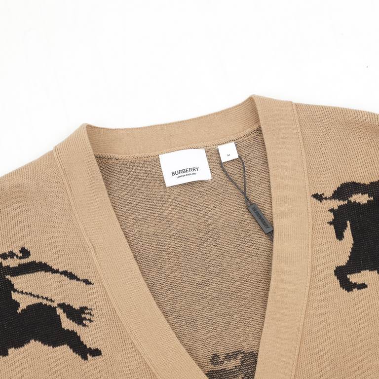 235 Model No. Y490Burberry Burberry BBR 23 New Equestrian Rider Wool Blend CardiganOriginal 12900, bought at Harbor City, Hong Kong.Silk wool blended guest yarn, blending the texture of mulberry silk ice and wool soft an