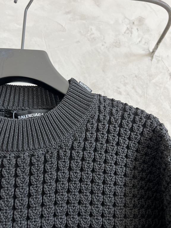 P330Parisian Balenciaga new 23FW BLCG collar label sweater black men and women with the same modelsProcess description knitted ribbed hem and cuffs using 12 knitting machine to do single-sided process its shrinkage size 