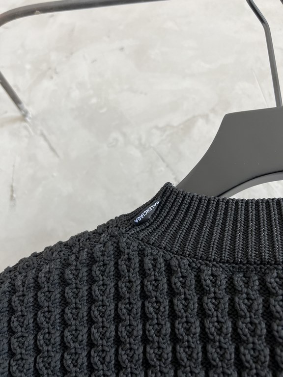 P330Parisian Balenciaga new 23FW BLCG collar label sweater black men and women with the same modelsProcess description knitted ribbed hem and cuffs using 12 knitting machine to do single-sided process its shrinkage size 