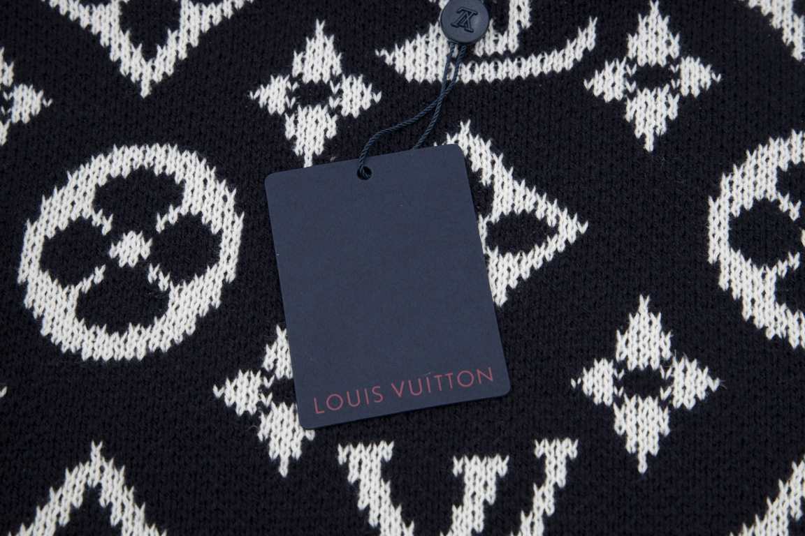 P2301V Louis Vuitton Full Length Long Sleeve Jacquard SweaterJacquard design on the whole front panelPre-shrunk and washedSize XS S M L Original Fabric 95% Cotton, 5% AcrylicDifferent from the marketYou'll know it when y