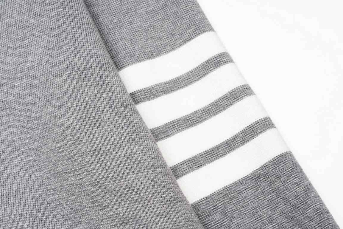 225Thom Browne   Thom Browne Willow Button CardiganTB classic four-bar basic style year after year are wearing the classic models must choose the quality   all the color fixed dye containing wool cotton yarn, soft skin-f