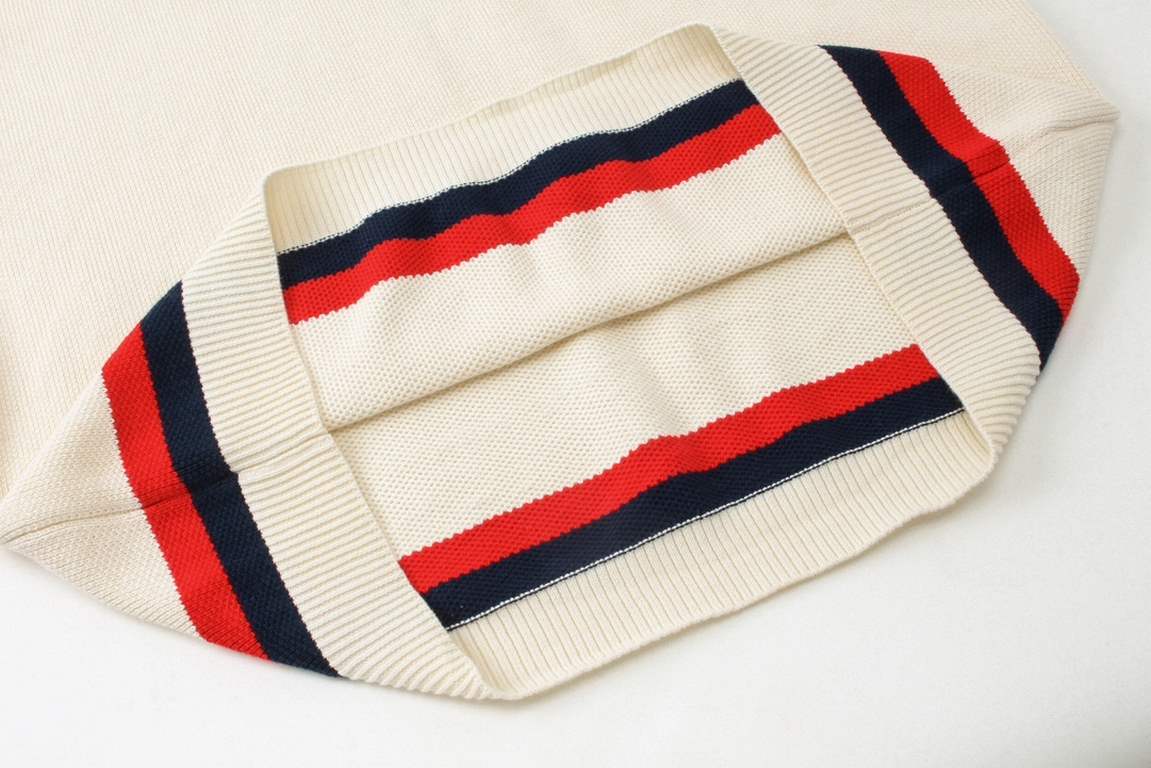 Gucci 2024SS New Chest Double G Knit Lapel Short Sleeve Polo ShirtIvory cotton jersey, red and blue appliqués, interlocking double G embroidered appliqués, webbed lapel, button front, dolman sleeves, ribbed edgingIvory, 