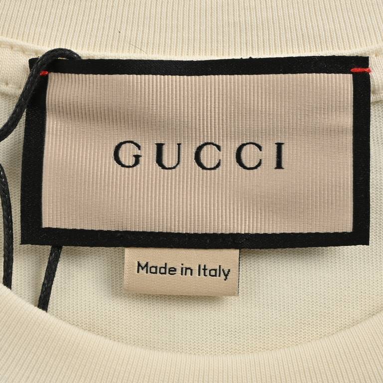 GucciGucci 24ss Year of the Dragon Collection Printed Short SleeveSynchronized with the official website, counter cotton fabric! Skin comfortable, durable and good to wear, classic simple logo design, the original craft 