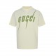 GucciGucci 23ss Green Lightning Blade Print Short SleevesSuper invincible good-looking models, clean and fresh grass green pattern with lightning blade fashion elements, full of youthful vitality Randomly on the body are