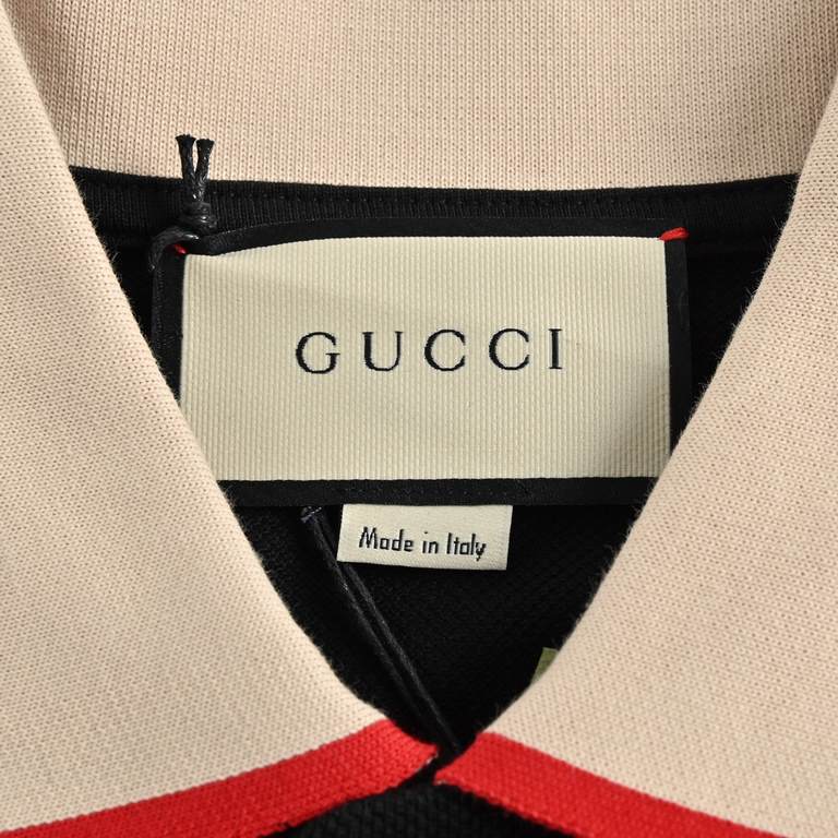 GucciGucci Classic Shoulder Jacquard Webbing Polo Short SleeveThis vintage-inspired webbing polo shirt is classic yet on-trend! Ribbon is one of G's favorite elements, and the classic ribbon element is reinterpreted each