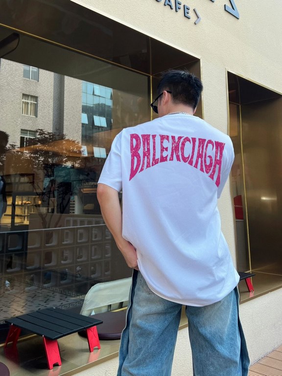 BalenciagaBalenciaga BLCG 23Fw Short Sleeve T-Shirt with Big Logo Hand-Painted on the Back, Hits Collection