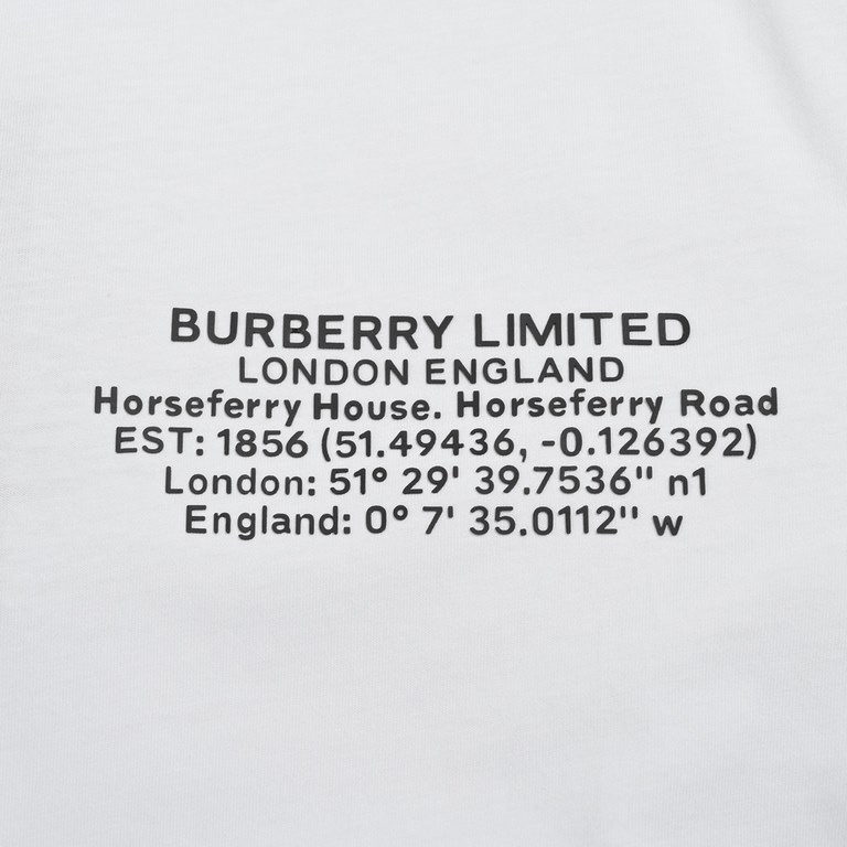 BurberryBurberry 22ss Embossed Gum Lettered Slogan Short SleeveMade of 50S double strand full mercerized cotton fabric, 2×2 combed cotton compact spun thread, collar and shoulder double needle walking thread work. Custom